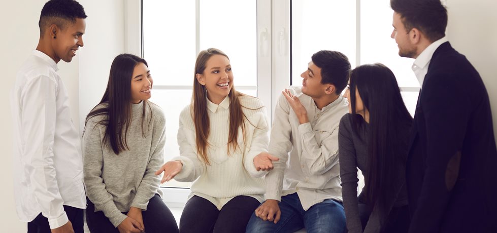 colegas de trabalho conversando