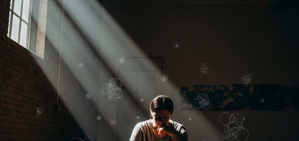 Compreendendo as bases invisíveis do comportamento humano para a evolução pessoal